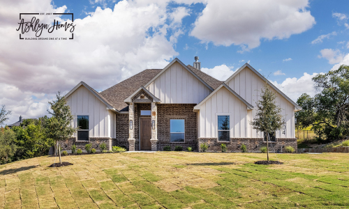 608 Acorn Way